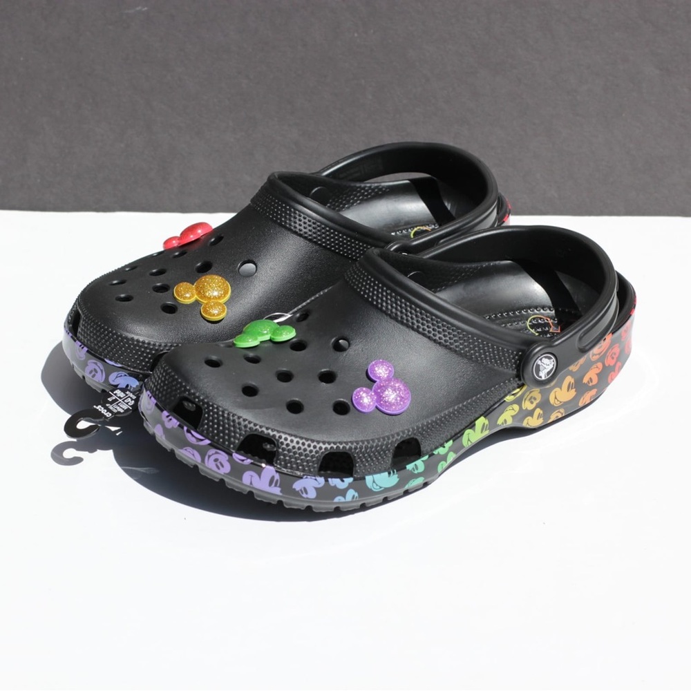 Crocs Disney Rainbow Mickey Mouse Classic Clog Men’s Size 9
